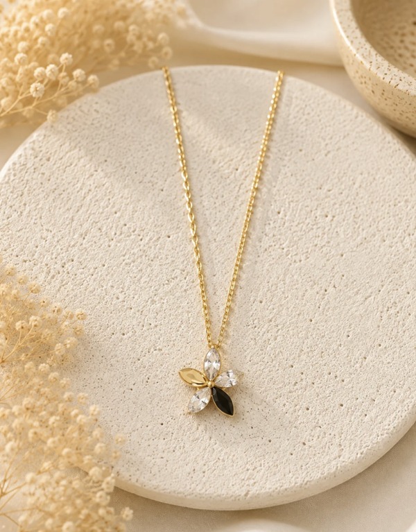Collier Fleur Noire & Cristal