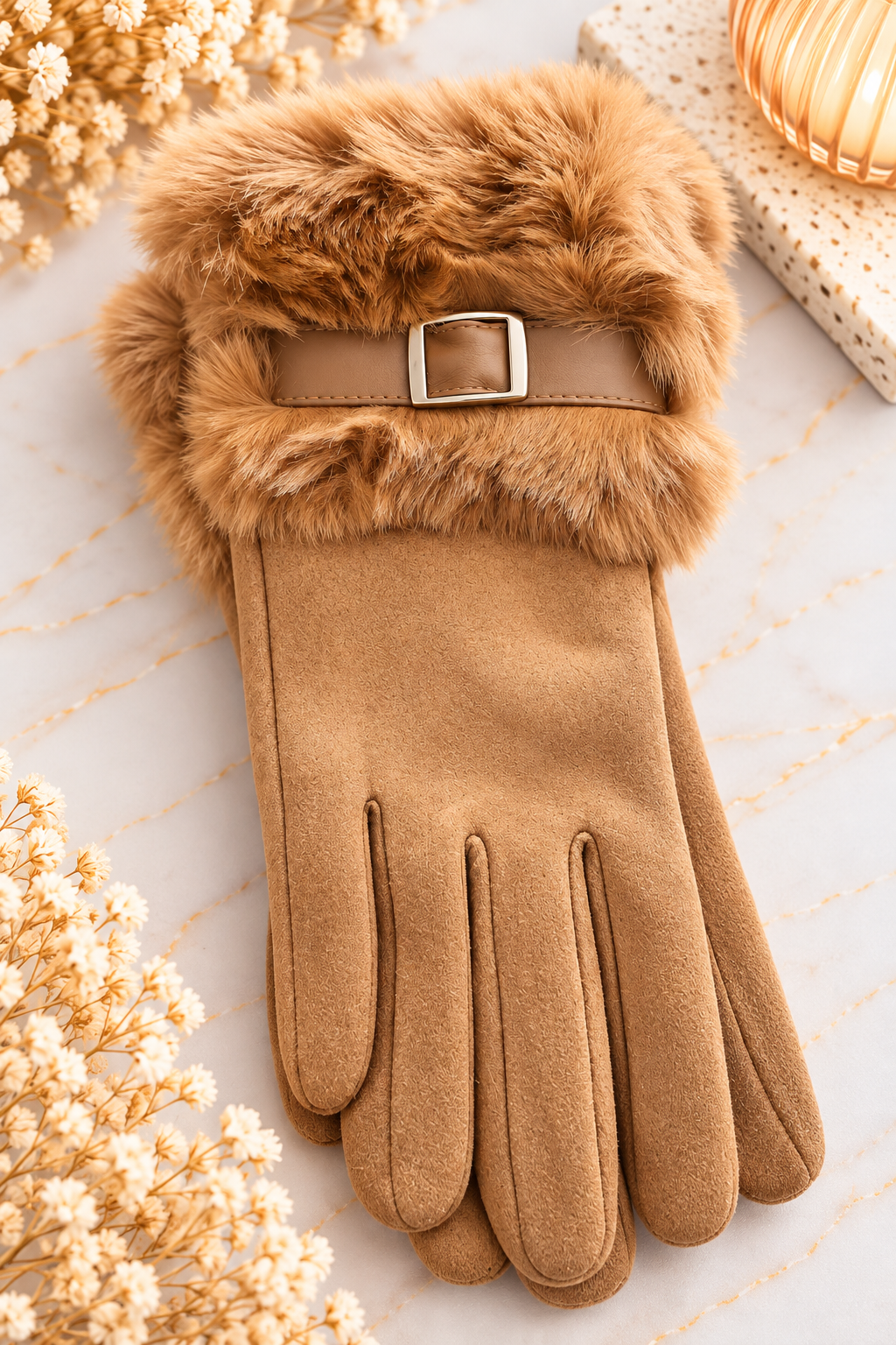 Gants Camel Chic – Fausse fourrure & boucle