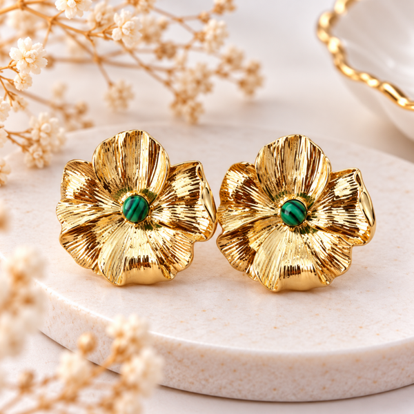 Boucles d’oreilles fleurs dorées à cœur vert