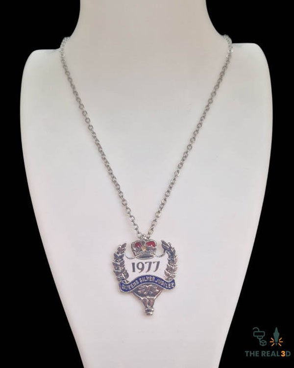 Spoon necklace Queen Silver Jubilee 1977