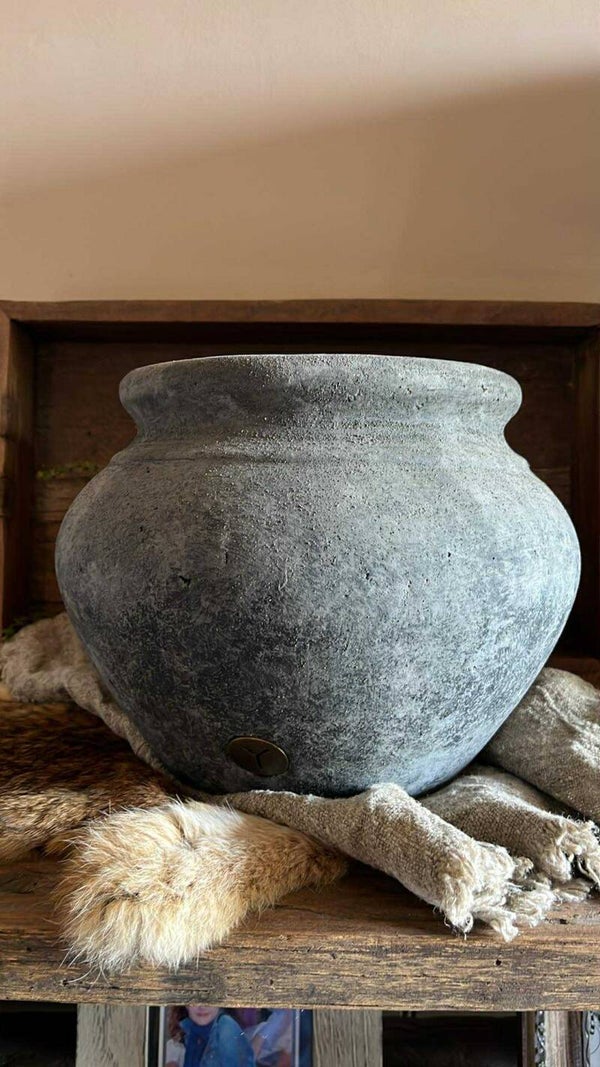 Planter - Classic Stone Black - L