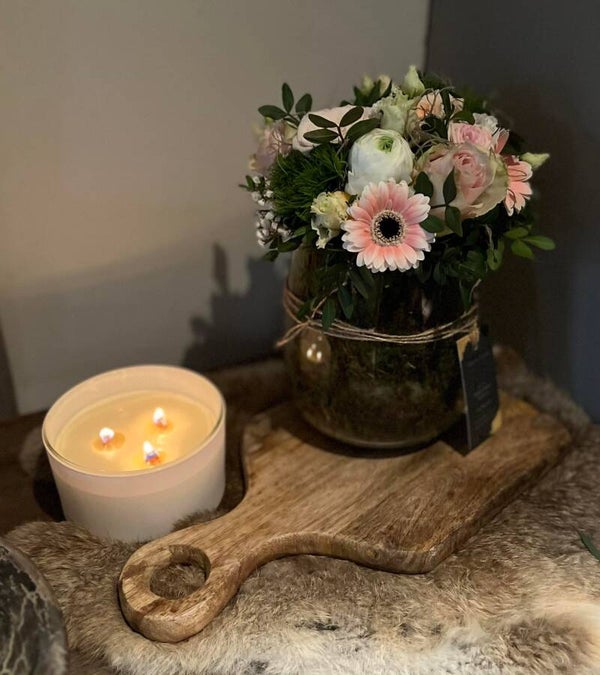 Glas met licht roze en witte tinten