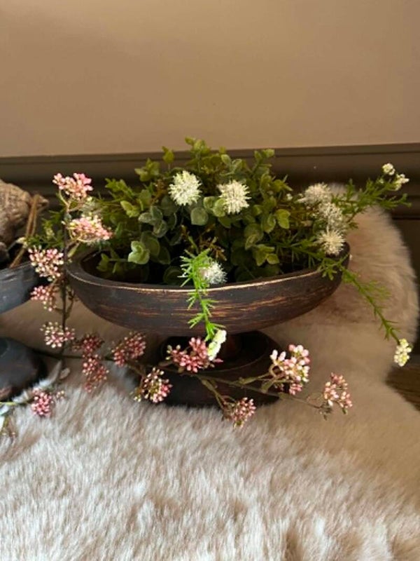 Groene halve bol met witte accenten