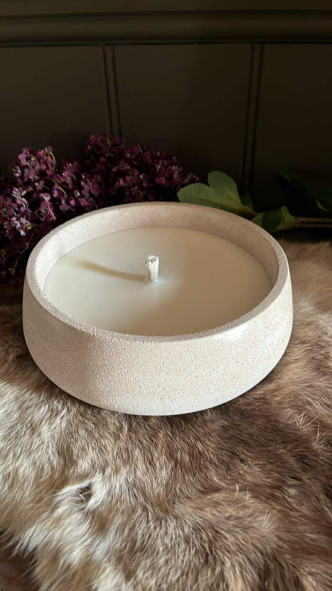 Jacqueline met kaars - outdoor