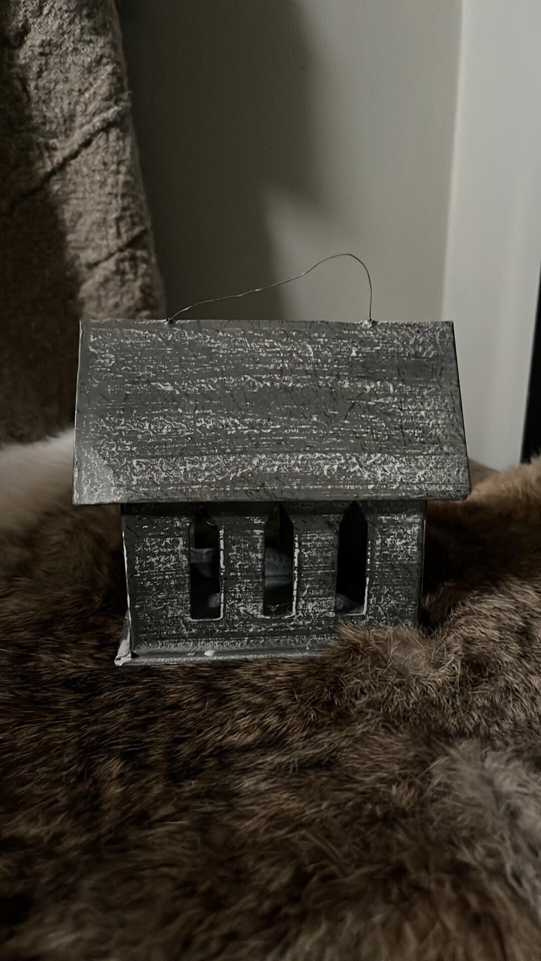 Ijzeren T-lichthuisje