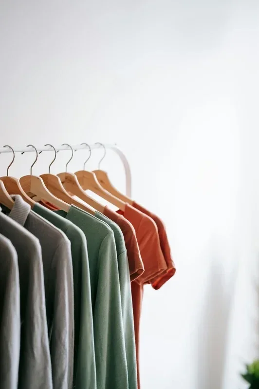 Is gerecycled katoen beter dan katoen? Is 100% gerecycled katoen mogelijk? Wat is gerecycled materiaal in kleding? Wat is het verschil tussen katoen en biologische katoen?