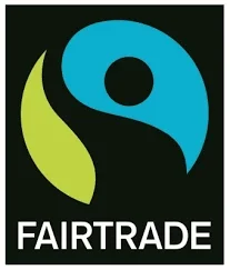 Wat betekent het Fairtrade-logo? Van alle keurmerken stelt Fairtrade de hoogste eisen aan productieomstandigheden en prijzen. Die moet duurzaam zijn voor mens en natuur. Ook controleren ze de productieketens.