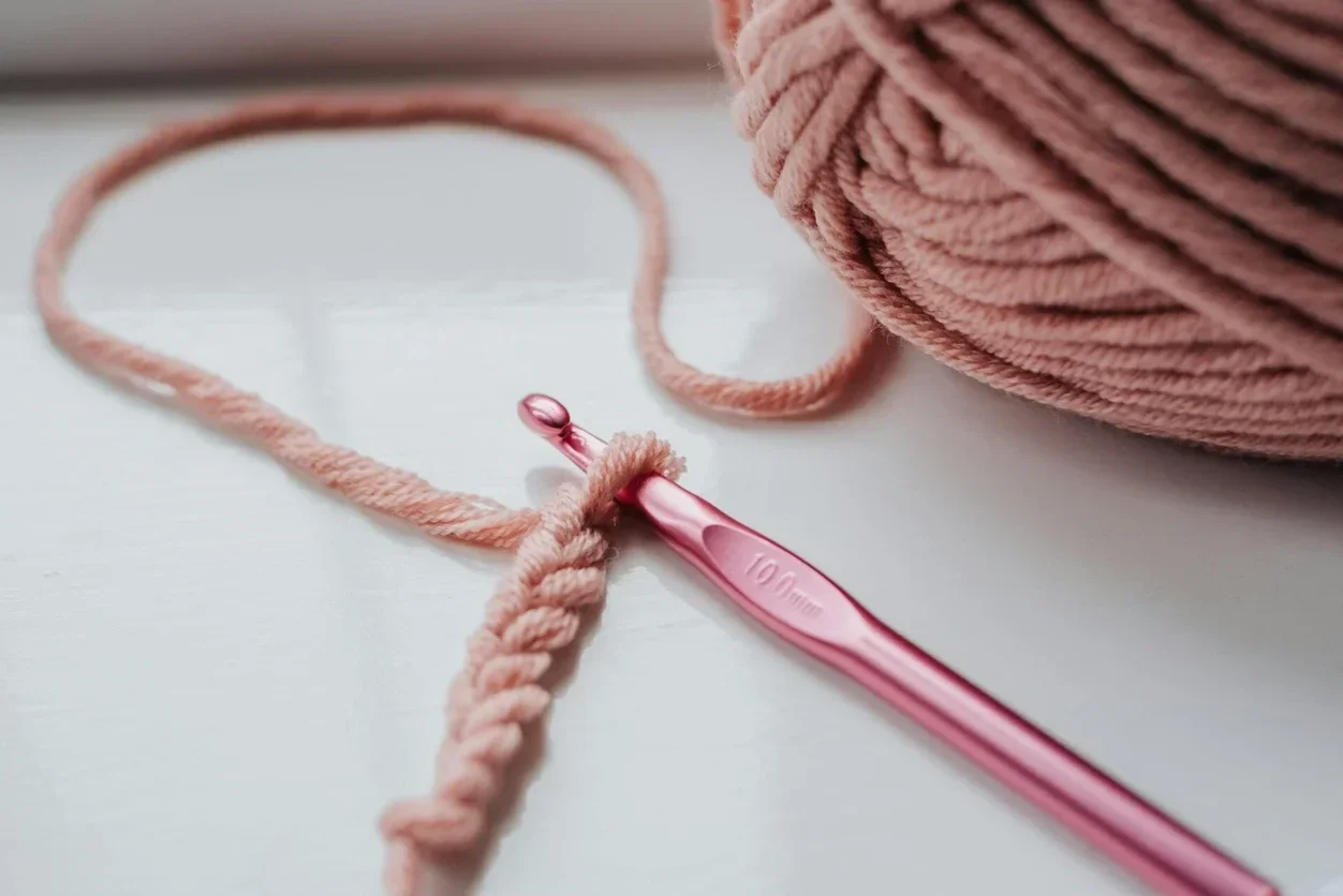 Inspiratie voor haken voor beginners met gratis haken tutorials, eenvoudig haken en haak ideeën makkelijk. Ontdek haak amigurumi, haken hartje, creatieve haakprojecten, breien en haken tips en haak patronen.