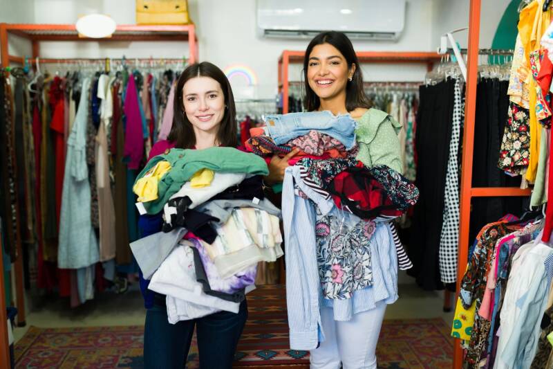 Eerlijke kleding en fair fashion: kies voor duurzame kleding, goede arbeidsomstandigheden en een eerlijke mode-industrie waarin kleding eerlijk wordt gemaakt en textielarbeiders een eerlijk loon krijgen. fair fashion. eerlijke kleding