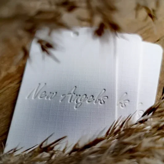 Duurzaam kledingmerk New Angels. Welke duurzame kledingmerken zijn er? Welke labels zijn er voor duurzame kleding? Welke kleding is het meest duurzaam? Welke betaalbare duurzame kledingmerken zijn er? Welke kledingmerken zijn echt duurzaam?