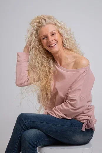 Sweater New Angels sale, uitverkoop, aanbieding, Sale kleding dames C&A 70 % korting dameskleding merkkleding sale / dames Korting kleding dames Limango SALE. ingrid de haan, new angels, off shoulder sweater, roze trui, zacht biologisch katoen,  mode, 