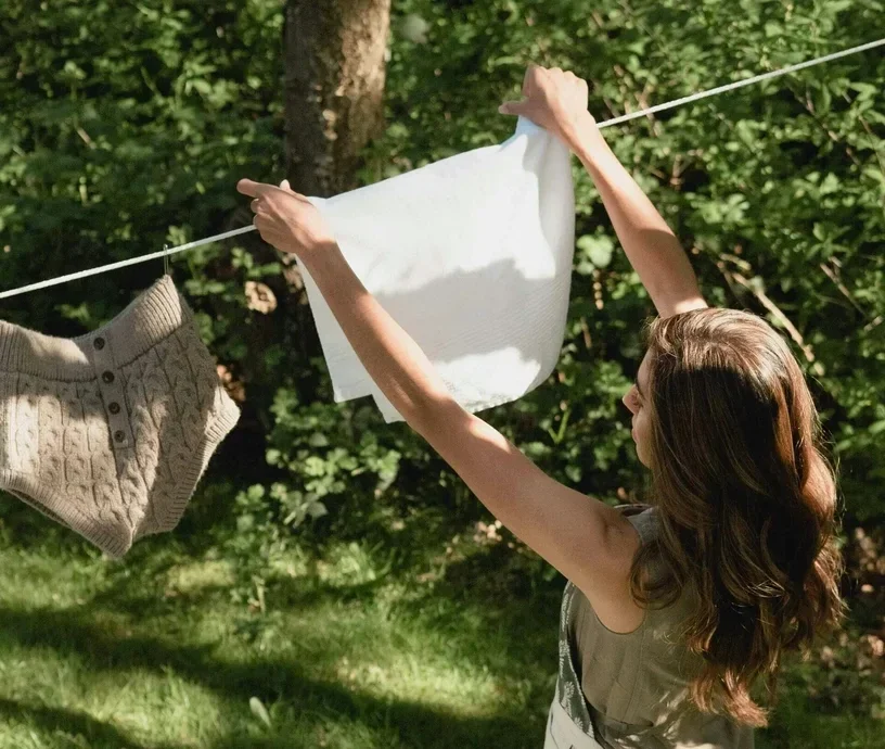 New Angels duurzame mode. een duurzaam kledingmerk uit Noord Holland met natuurlijke en biologische kleding. unieke ontwerpen , zero waste en plasticvrij. Geen microplastics. Founder en Owner Ingrid de Haan ontwerpt zelf haar kleding. duurzame mode voor e