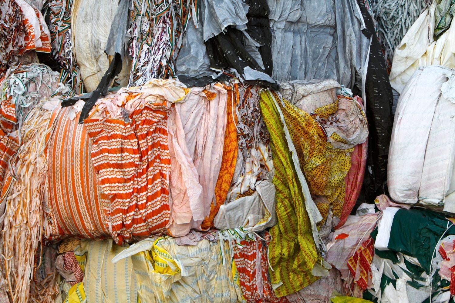 Duurzame kleding van New Angels is tijdloos, biologisch, uniek en wordt boendien in Nederland gemaakt. oude kleding inleveren voor geld zelf kleding recyclen kleding recyclen h&m kleding recycling bedrijven kleding inzamelpunt kleding container apeldoorn 