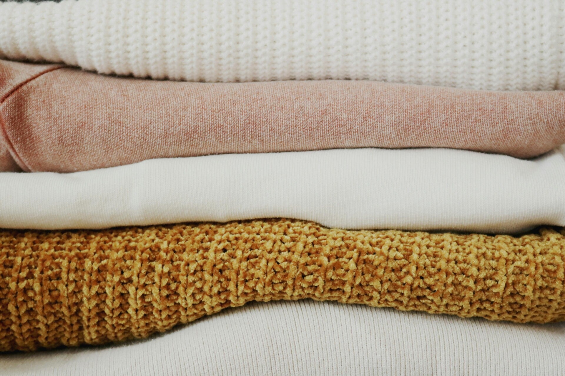 duurzame kleding materialen, natuurlijke kleding gids, biologisch katoen, hennep kleding, linnen stof, ramie vezel, tencel lyocell, eco fashion, plantaardige vezels kleding, ademende stoffen, huidvriendelijke mode, duurzame garderobe, slow fashion
