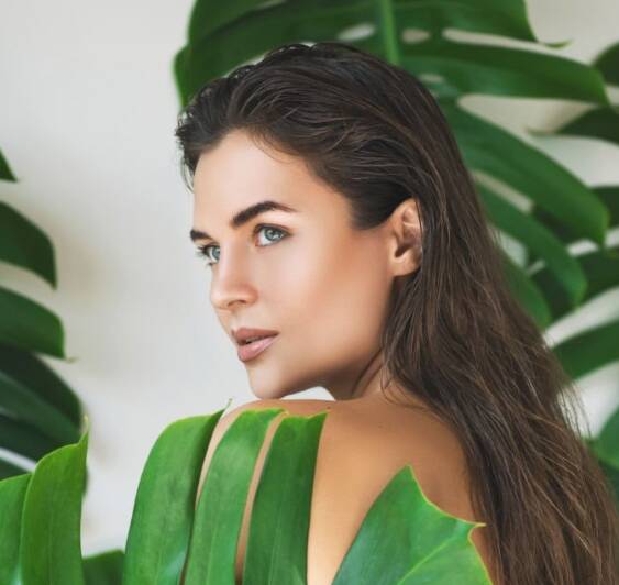 Schadelijke ingrediënten in cosmetica: Hoe herken je ze en hoe vermijd je ze? wat is natuurlijke cosmetica. Biologische en natural cosmetics. groene skincare routine. veilig en gezond