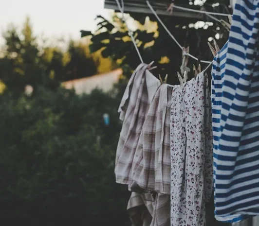 Duurzame kleding blogs van New Angels, een mooi Nederlands duurzaam modemerk met unieke ontwerpen en biologische stoffen.  Eco, fair en vegan kleding. New Angels kleding wassen in de wasmachine of liever op de hand wassen. lees onze blogs en koop duurzame