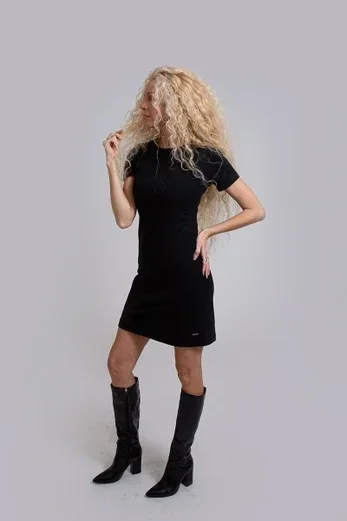 New Angels zwart jurkje. What does the term "little black dress" mean? Why was Chanel's little black dress so popular? What does Avon Little Black Dress smell like? Is little black dress still a thing? New Angels Ingrid de Haan, eco fashion, organic 