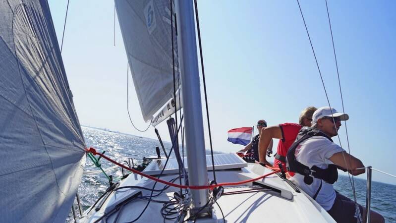 Zeilles op semi wedstrijd jacht