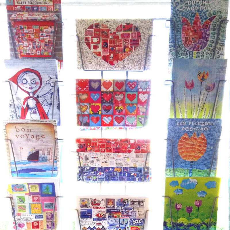 Kaartenrek meet ansichtkaarten van El' Papel