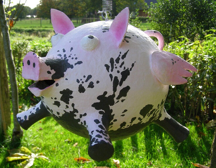 Vliegend varken van papier maché, El' Papel