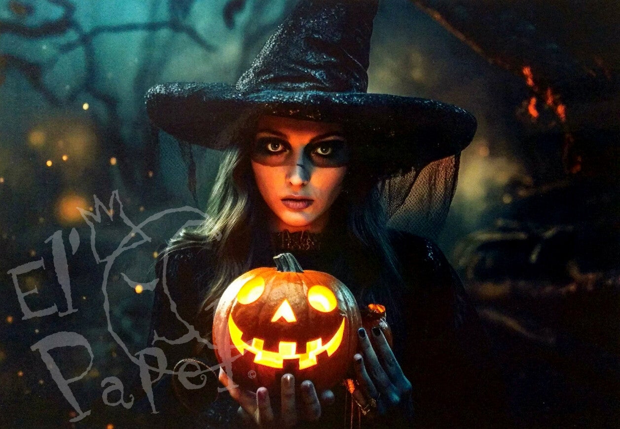 Ansichtkaart 'Heks met pompoen'