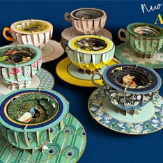 A Cup of Tea Pop-upkaarten in de vorm van een kop met schotel, van Alljoy Design.