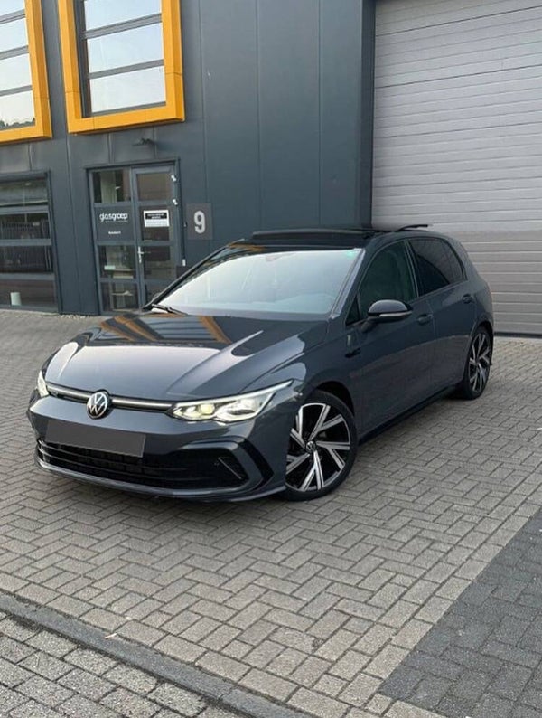Volkswagen Golf 8 3x r-line DSG Pano