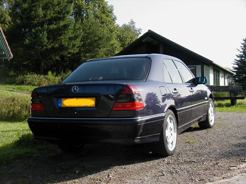 Mercedes-Benz C200