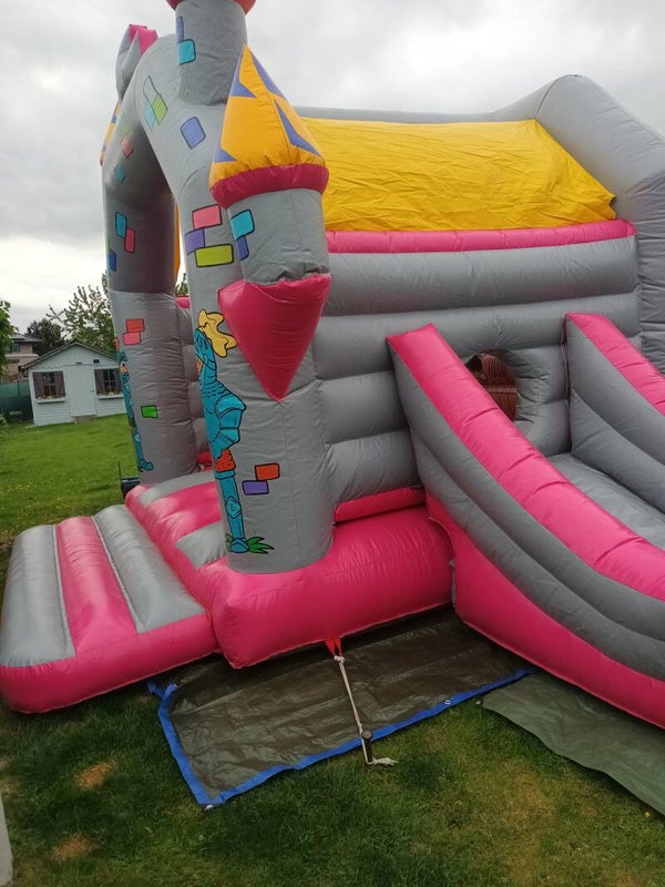 stoere ridder springkasteel