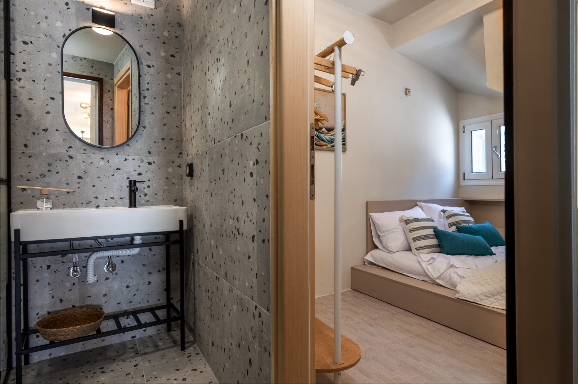 Ground-floor bedroom and en-suite bathroom