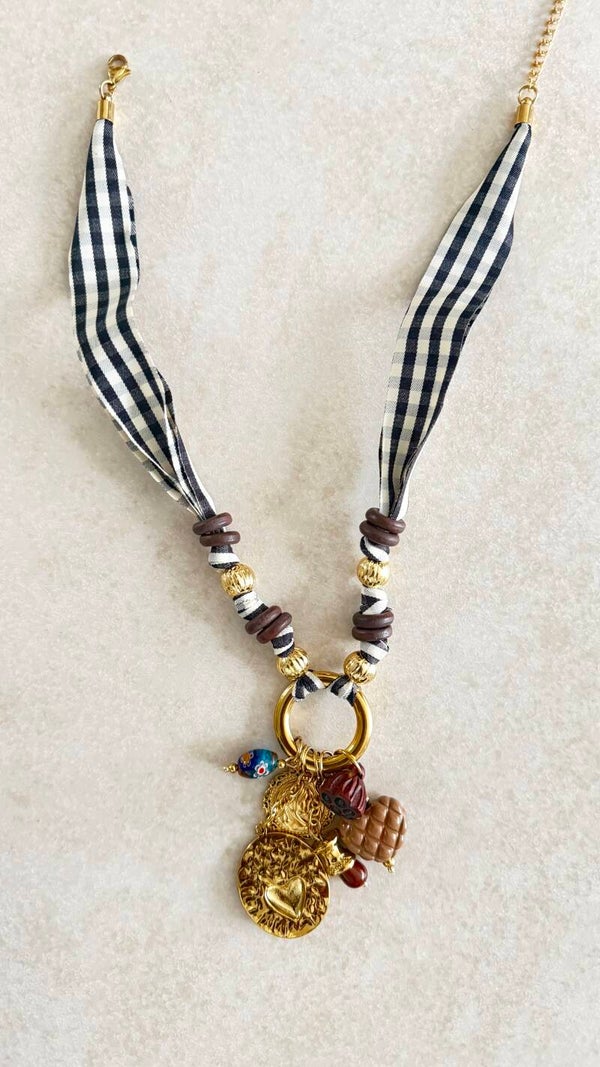 COLLIER ADELE