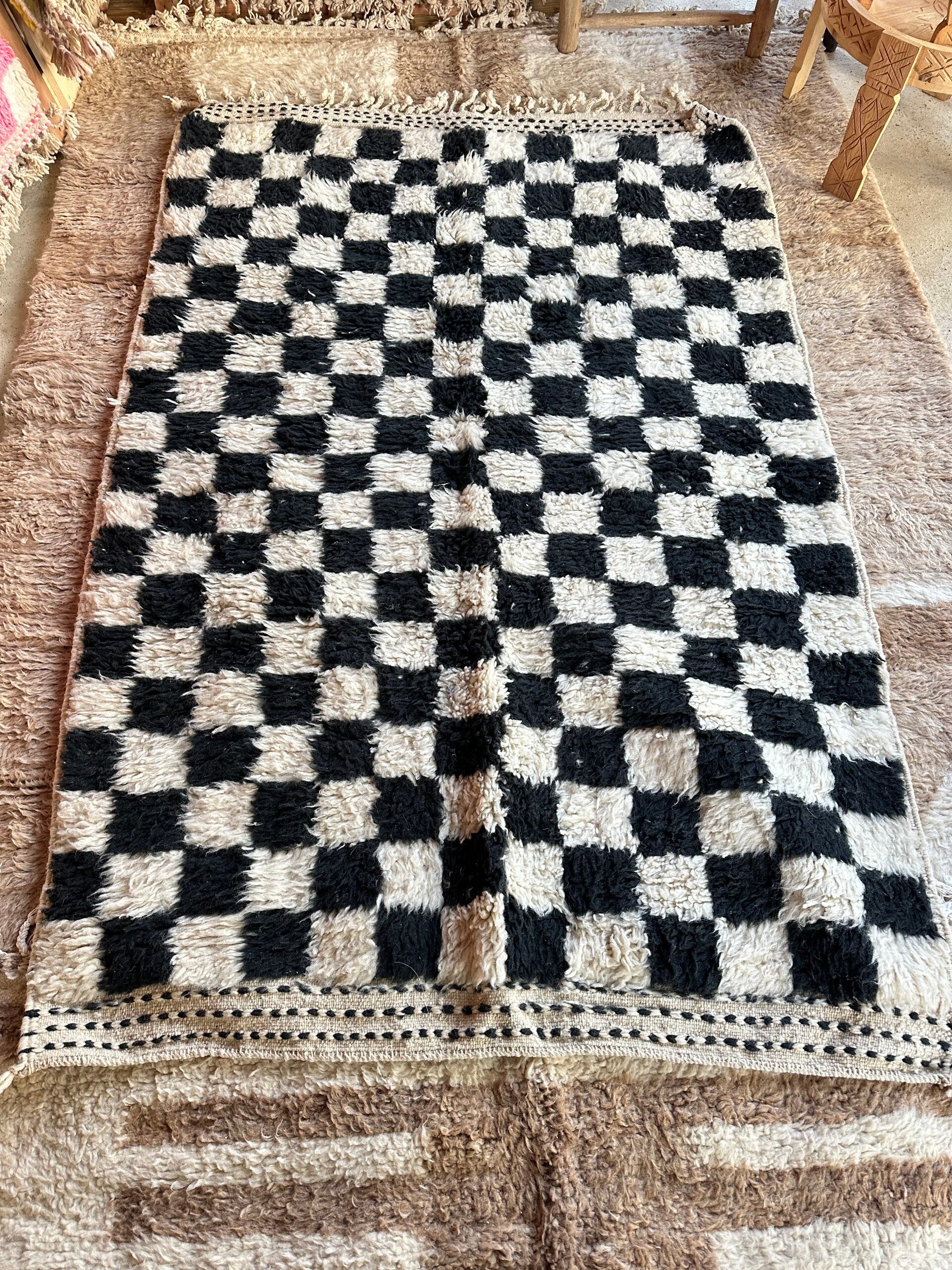 TAPIS DAMIER NOIR