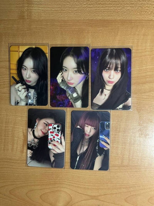 ITZY PHOTOCARD BORN TO BE