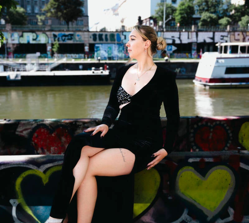 julia-kuba-b-47-standard-o7jx3q.jpg
