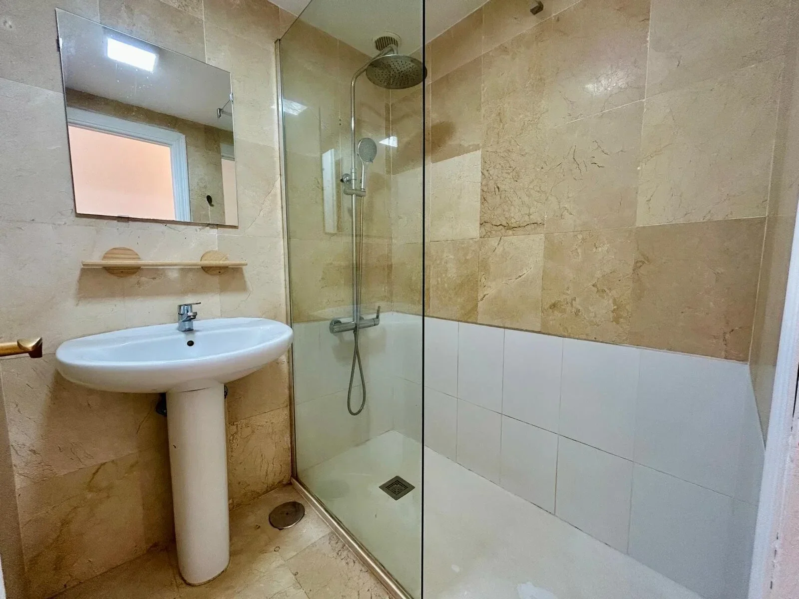 f5205e54-6561-4398-ab33-d8fc42152e0f-high-standard.webp
