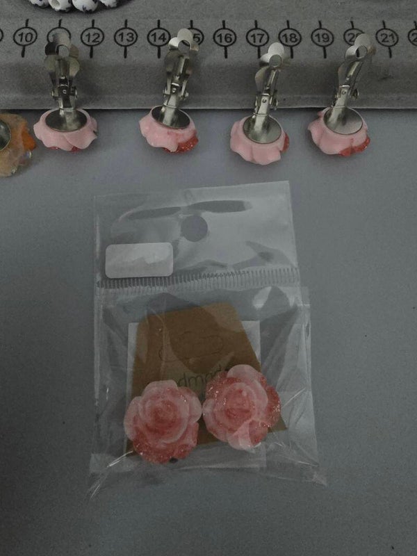 Pinkit glitteri ruusuklipsikorvikset