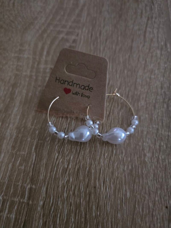 Pyöreän malliset helmikorvikset