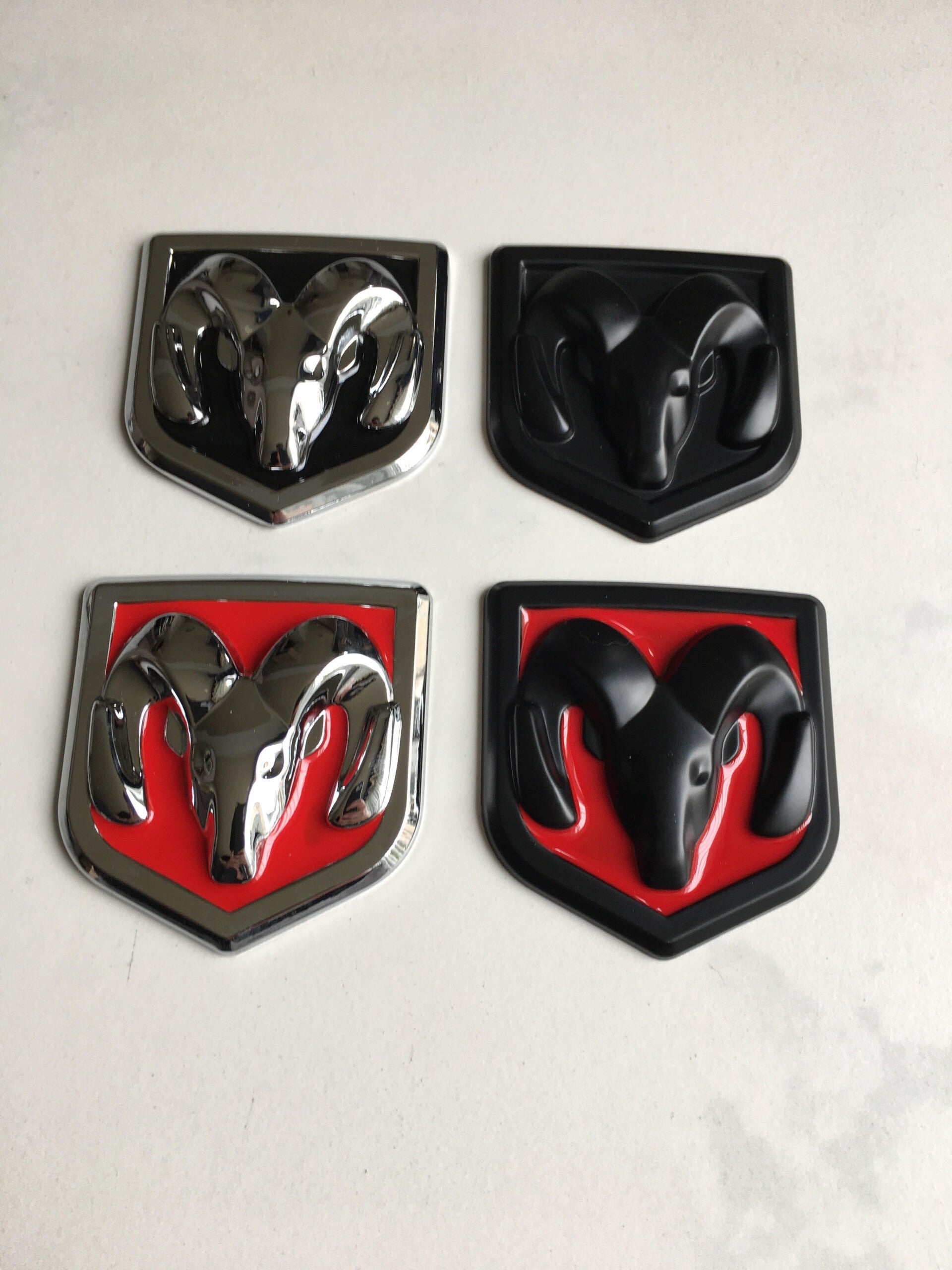 Embleem Dodge middel