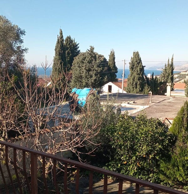 3St. Haus 135m2, Grund. 250m2, Strand 400 m, Panoramablick.