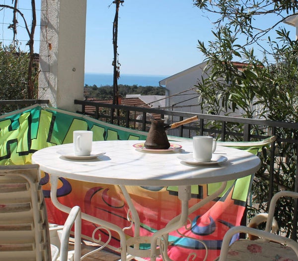 Ferienwohnung mit Meerblick & Garten Strand 250-300m.  FP 250E