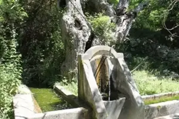 EIN ERSCHLOSSENES BAUGRUNDSTÜCK 300M2 , MEERBLICK, Sandstrand 5km