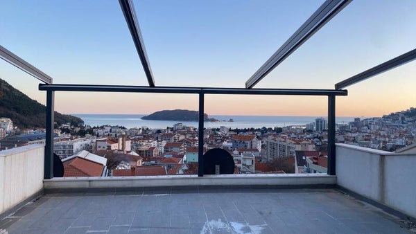 Luxus-Wohnung 200m2 Panorama in Budva  Strand 500m VB 360.000E