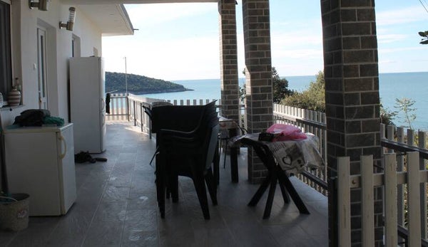 Neuw. Haus 135m2, Grundstück 100m2.  Meer 80m. Panorama VB 183.000E