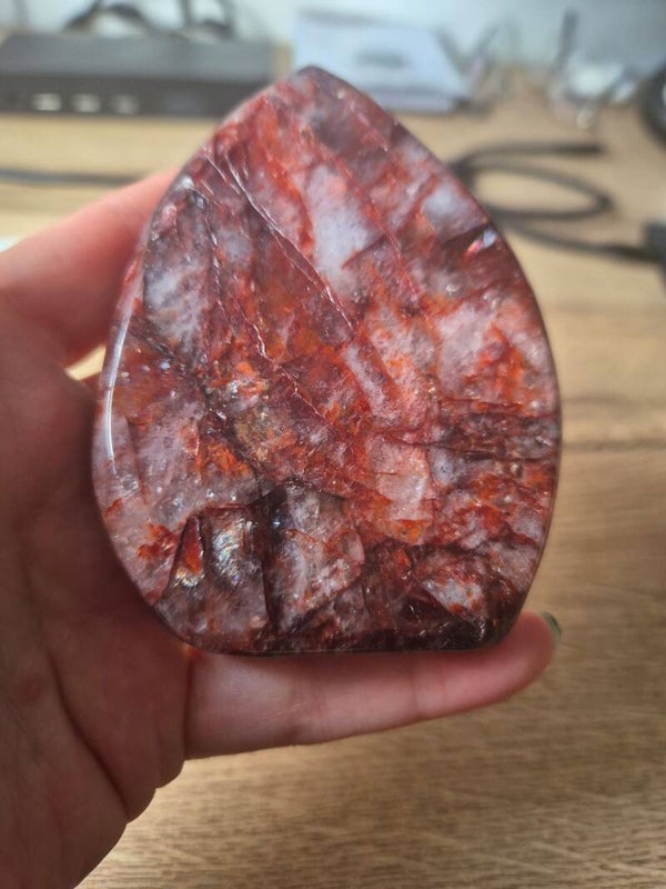 Hematoïde kwarts in druppelvorm (94 mm)