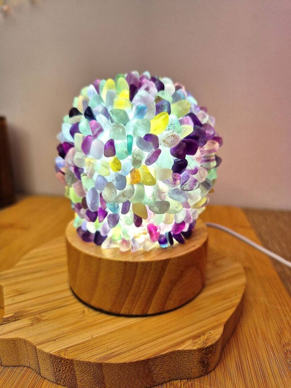 Lamp met fluoriet stukjes