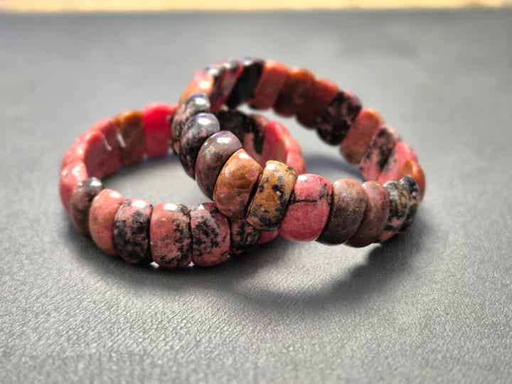 Rhodoniet soft bangle