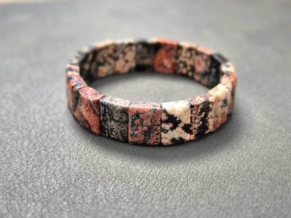 Pruimenbloesem jaspis / plum blossom jasper soft bangle (14 mm)