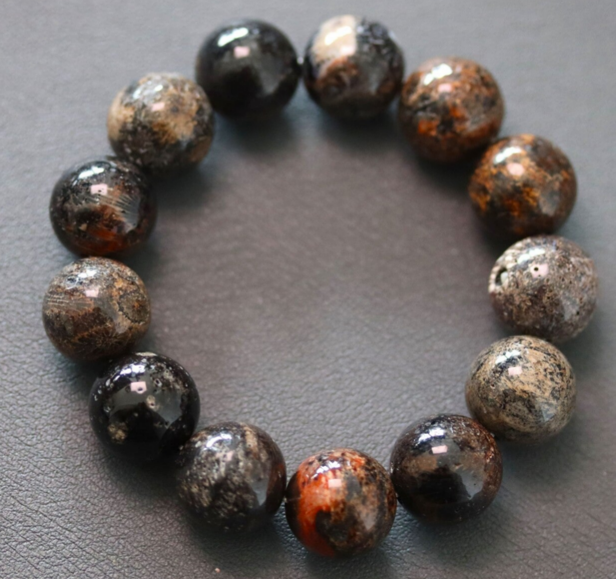 Fossiel koraal zwart armband 16 mm