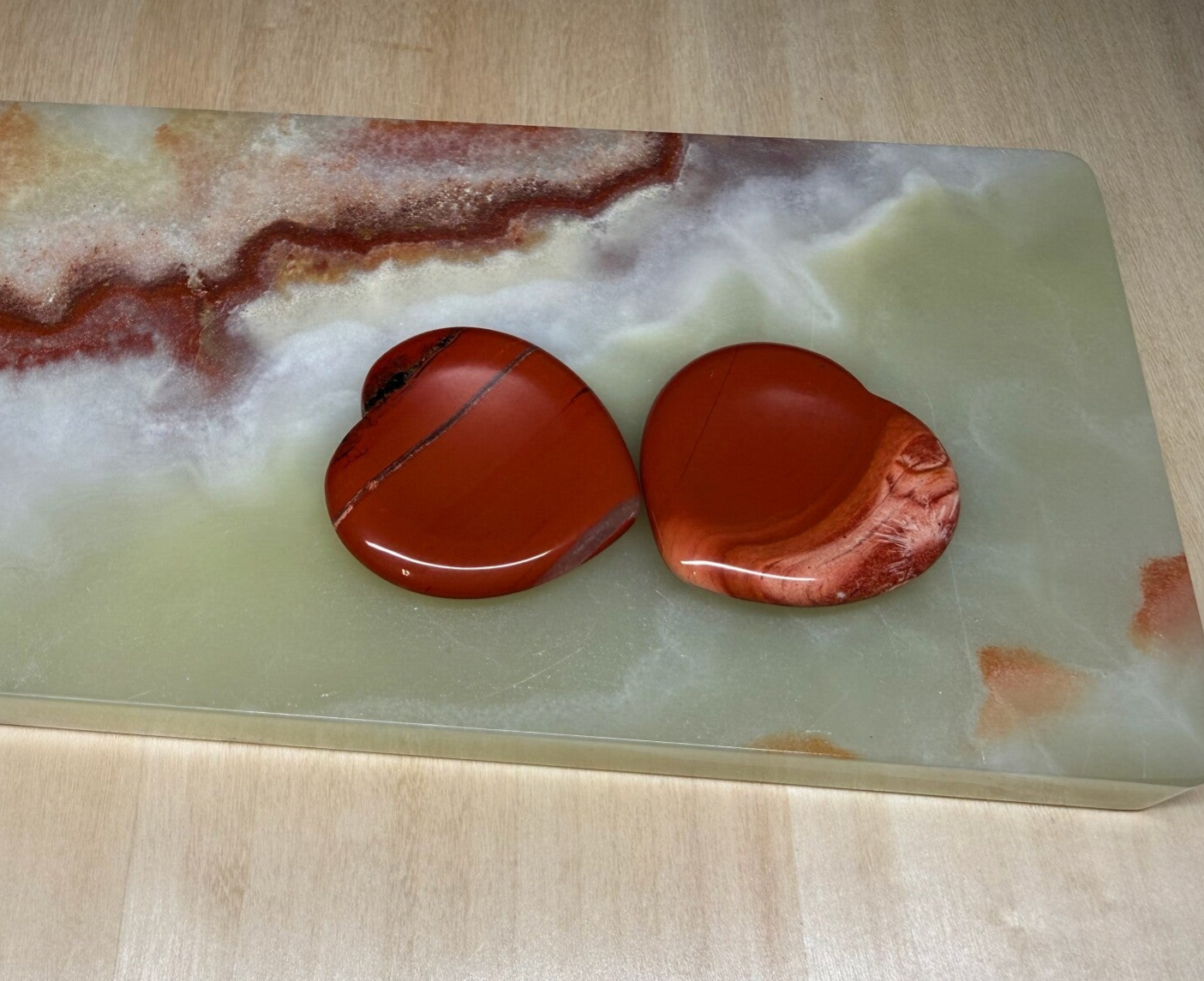 Duimsteen / worry stone rode jaspis hart