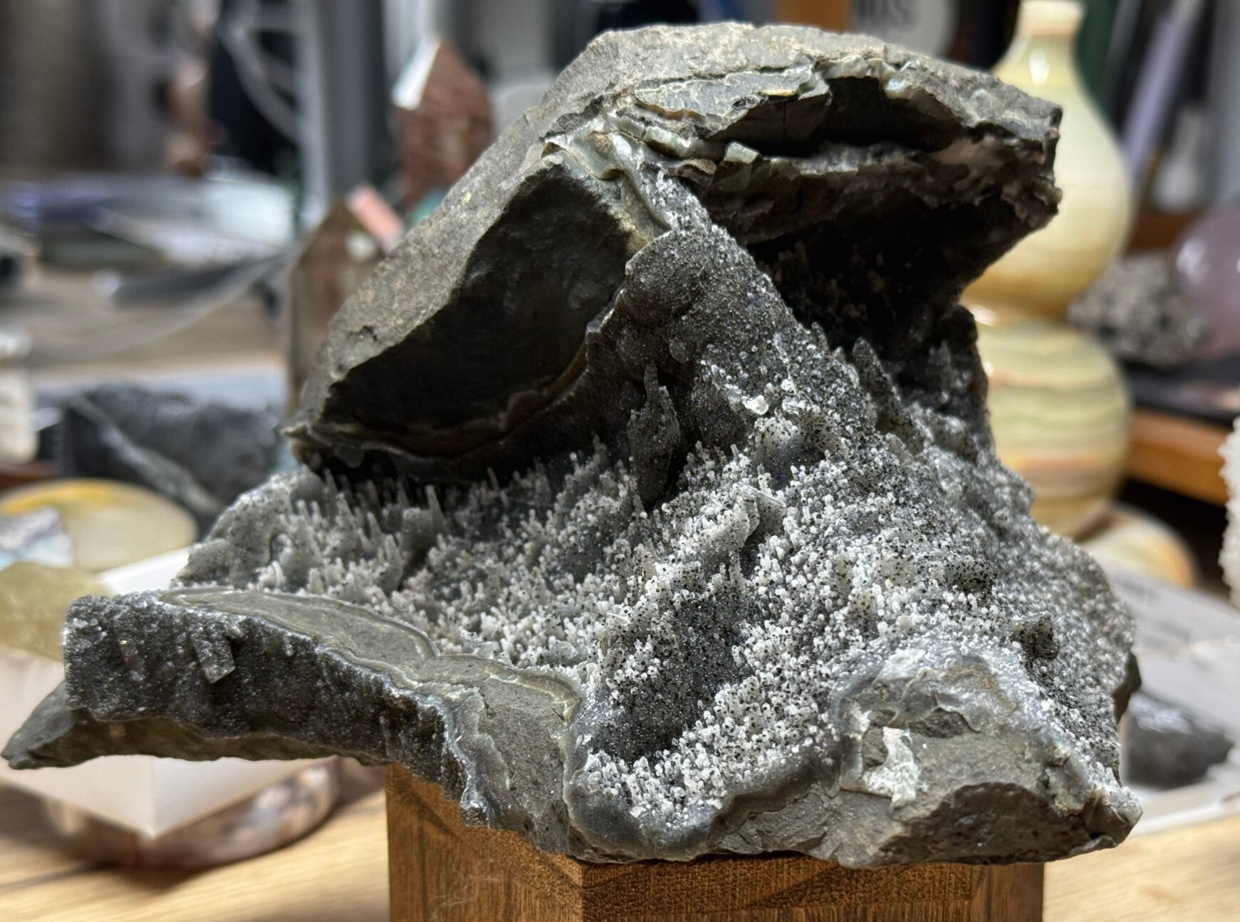 Zwarte chalcedoon ruw